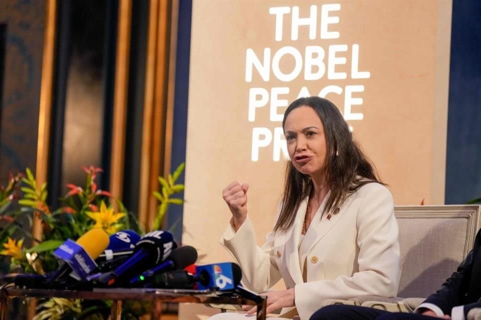 La opositora María Corina Machado pidió ayuda a la comunidad internacional tras ser cuestionada si apoyaría una intervención militar de EU.