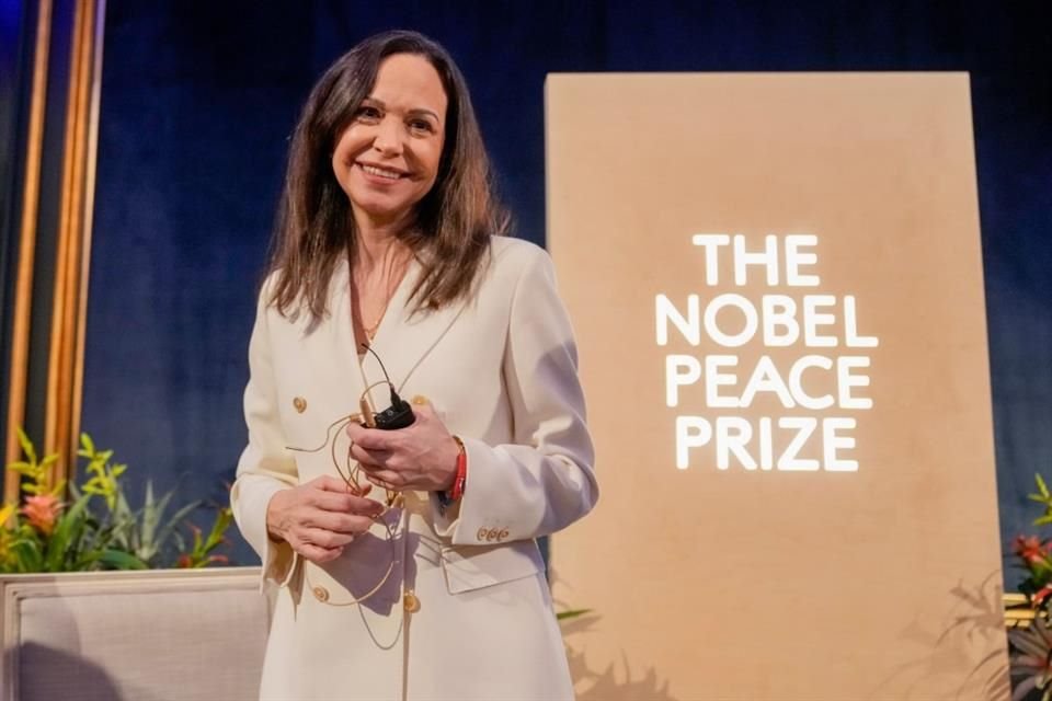 La premio Nobel de la Paz María Corina Machado dijo que Maduro dejará el poder, pero dijo busca lograr un cambio de poder pacífico.